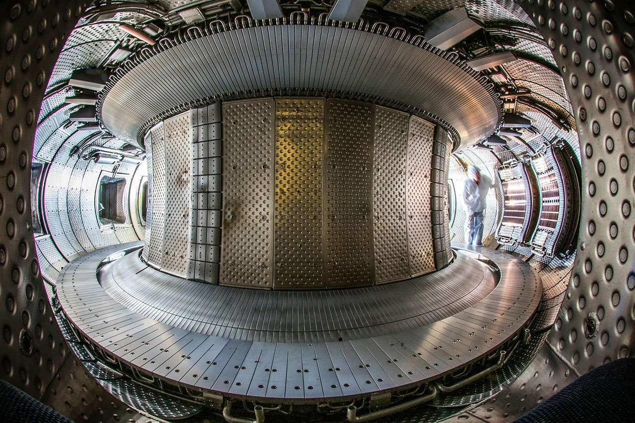 China's 'Artificial Sun' Breaks Nuclear Fusion Record with 1,000-Second Plasma Loop